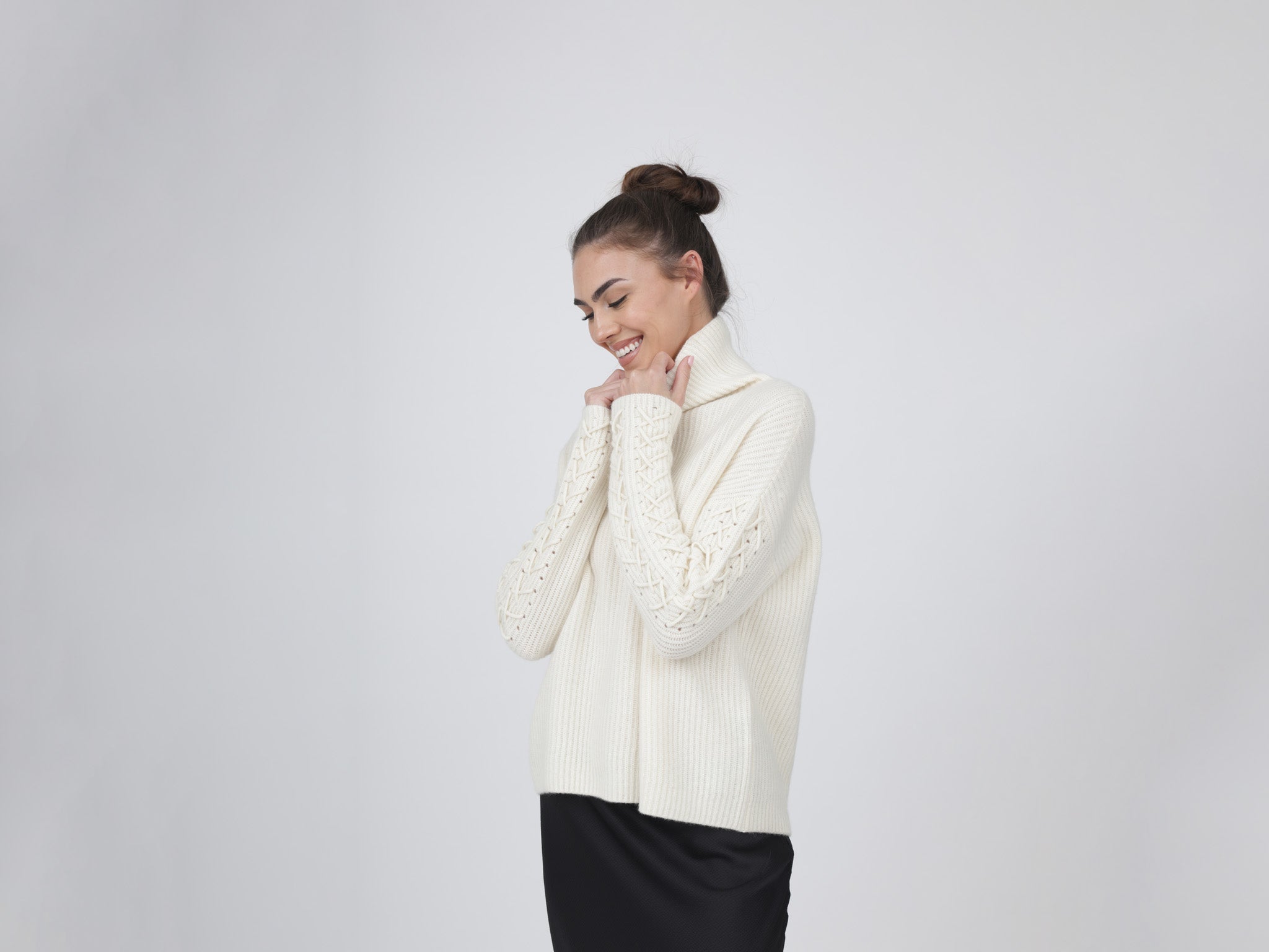 Woman wearing a Mongolian cashmere pullover sweater