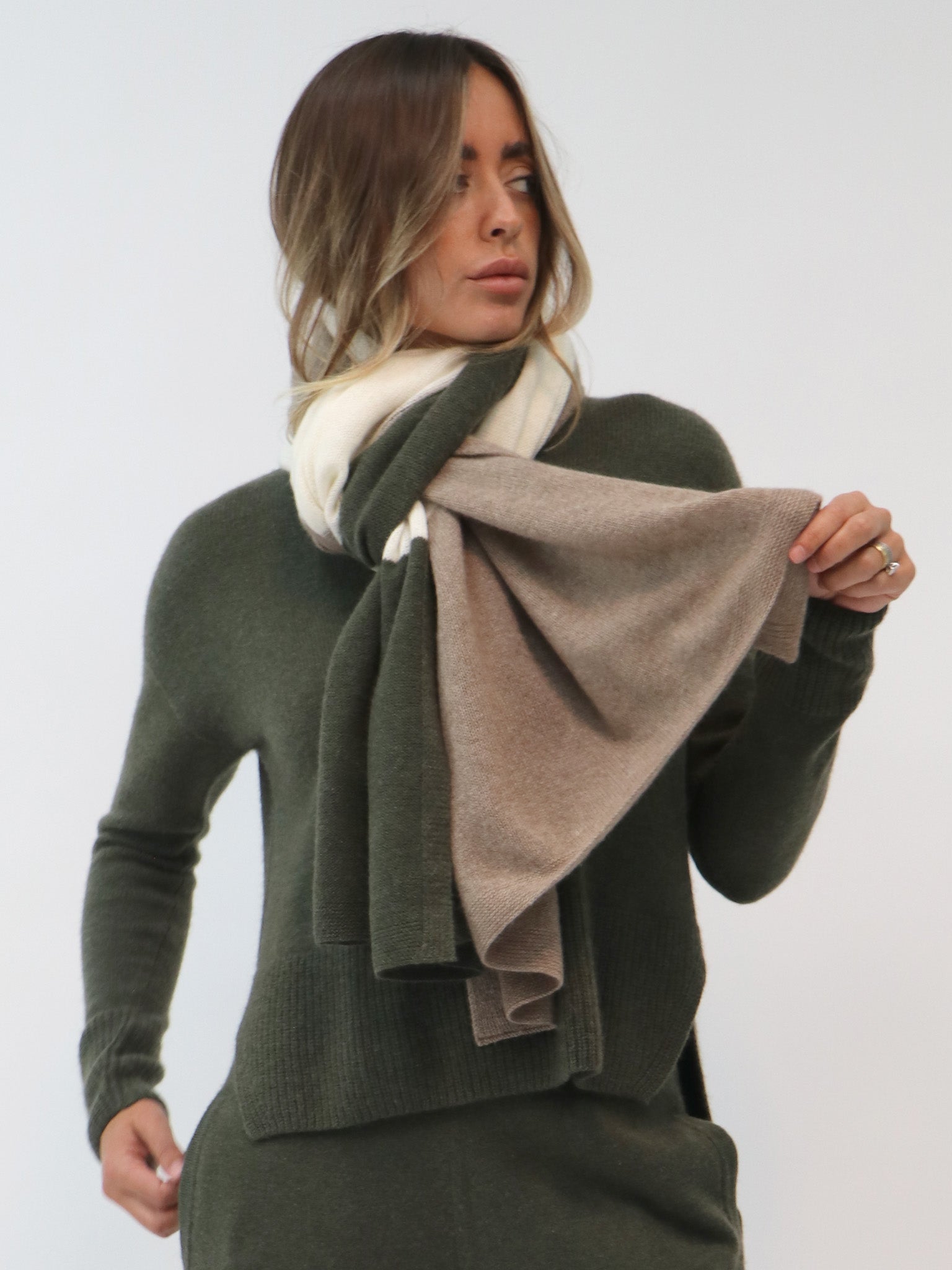 Mongolian and Italian cashmere compared side by side