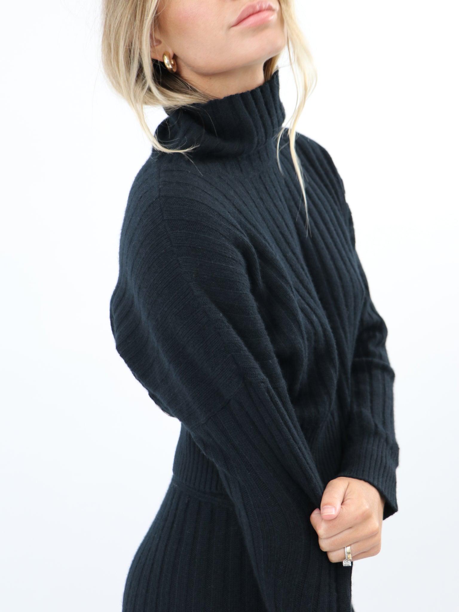 Cropped Ribbed Cashmere Turtleneck