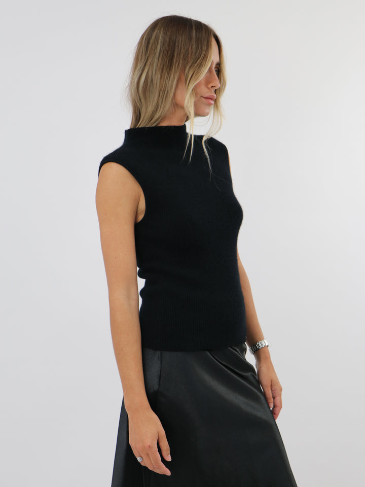 Sleeveless Cashmere fitted top #BLACK