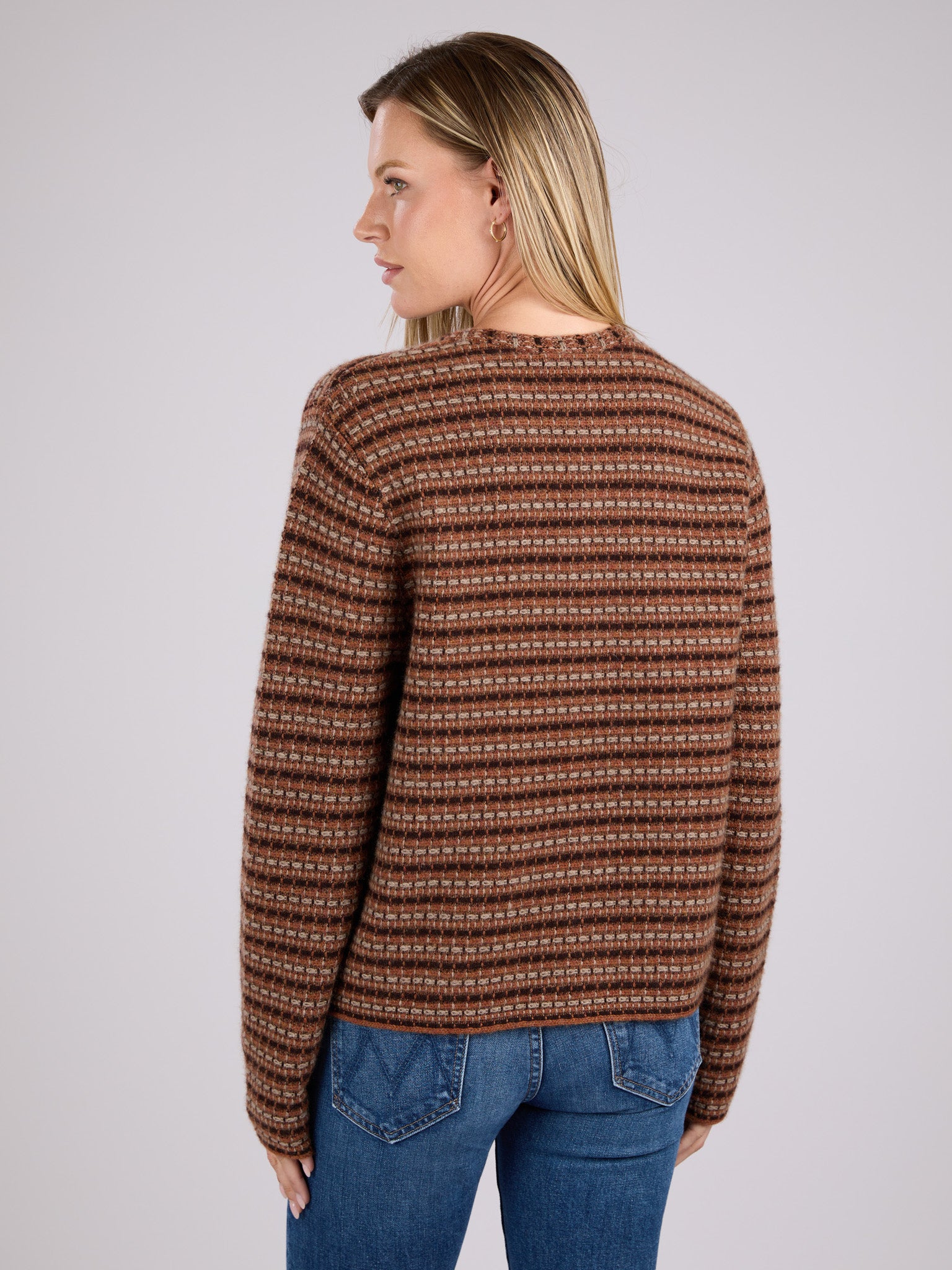 Cashmere Jacket with front button closure, patch pockets in tweed like pattern