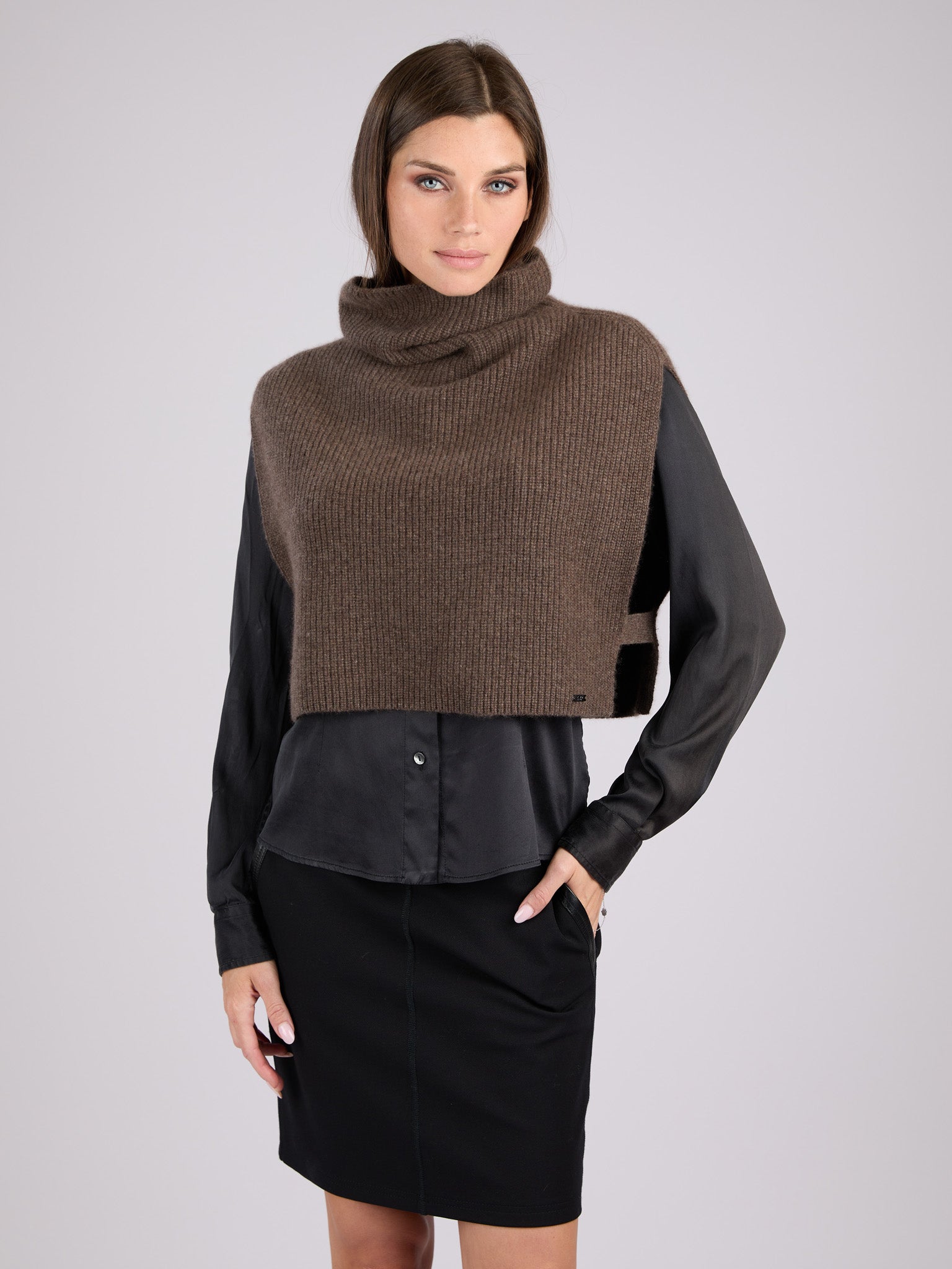 Cashmere sleeveless ribbed knit turtleneck sweater vest #SABLE