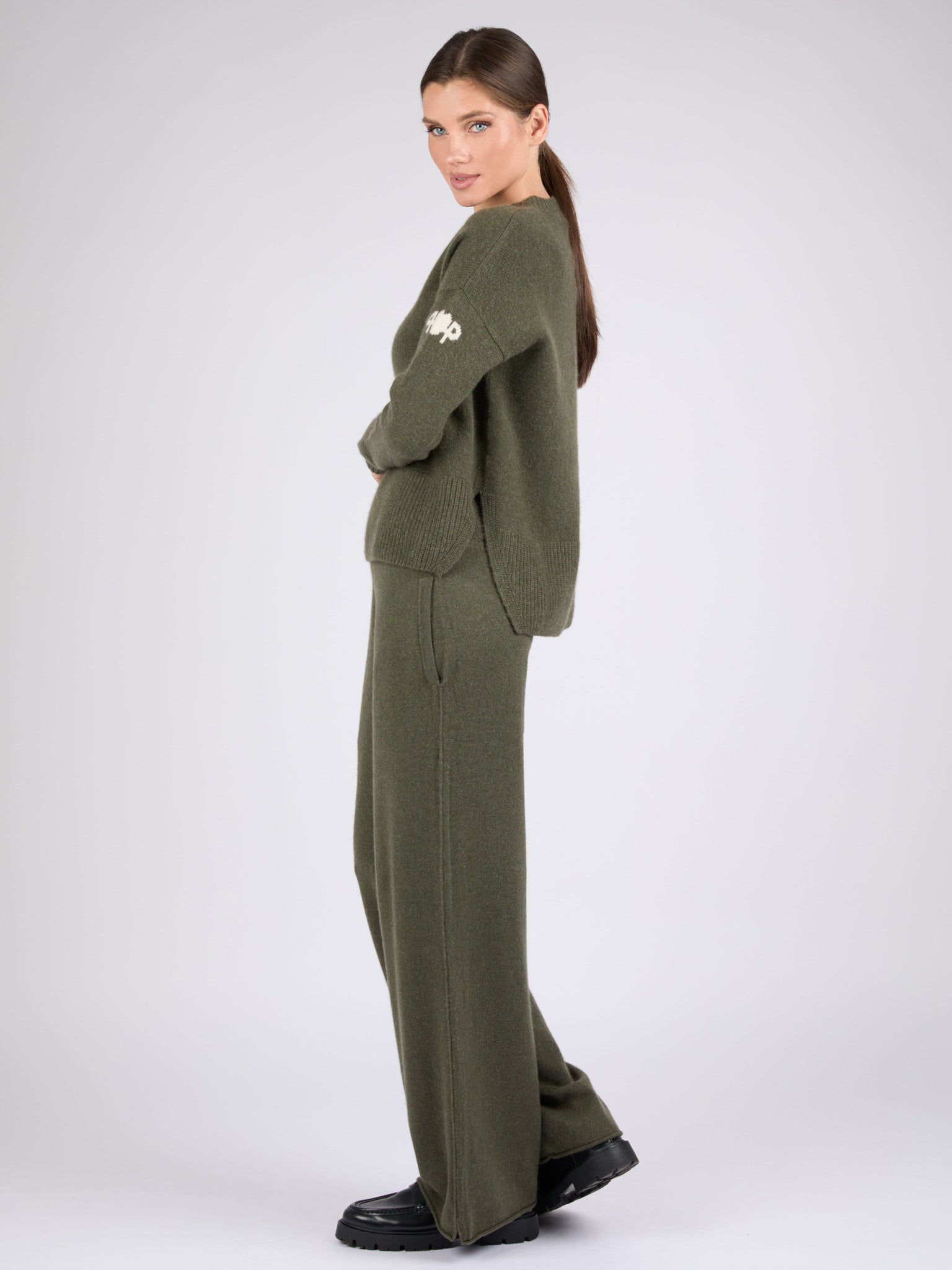 Women Cashmere Crewneck with High/Low hem