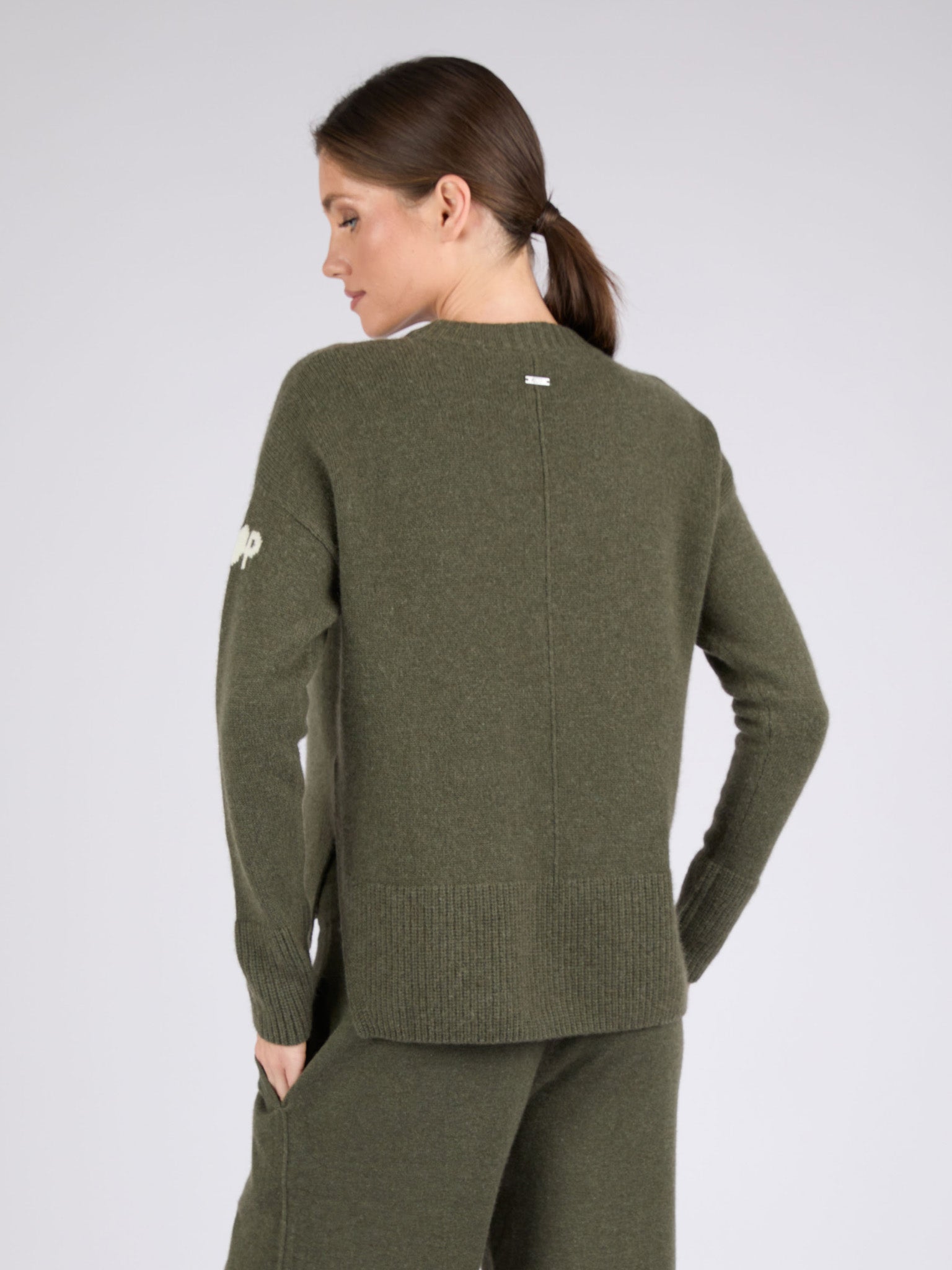 Women Cashmere Crewneck with High/Low hem