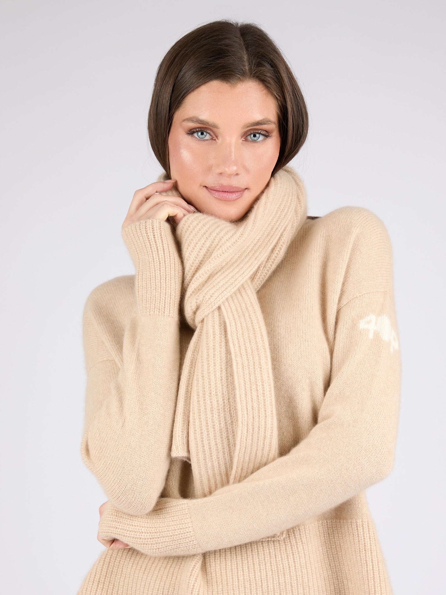 Unisex extremely soft ribbed cashmere scarf