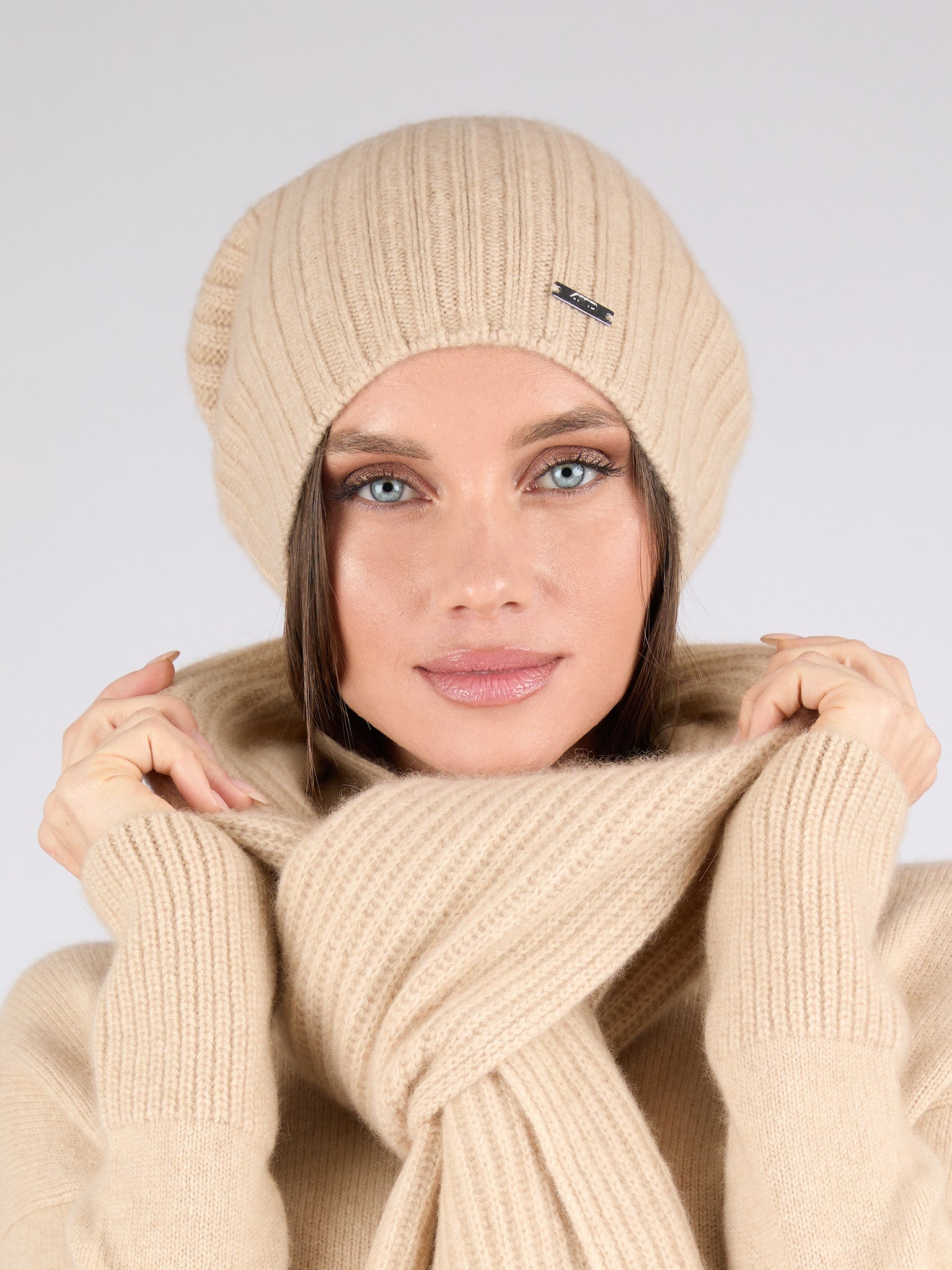 Unisex Ribbed Cashmere Beanie