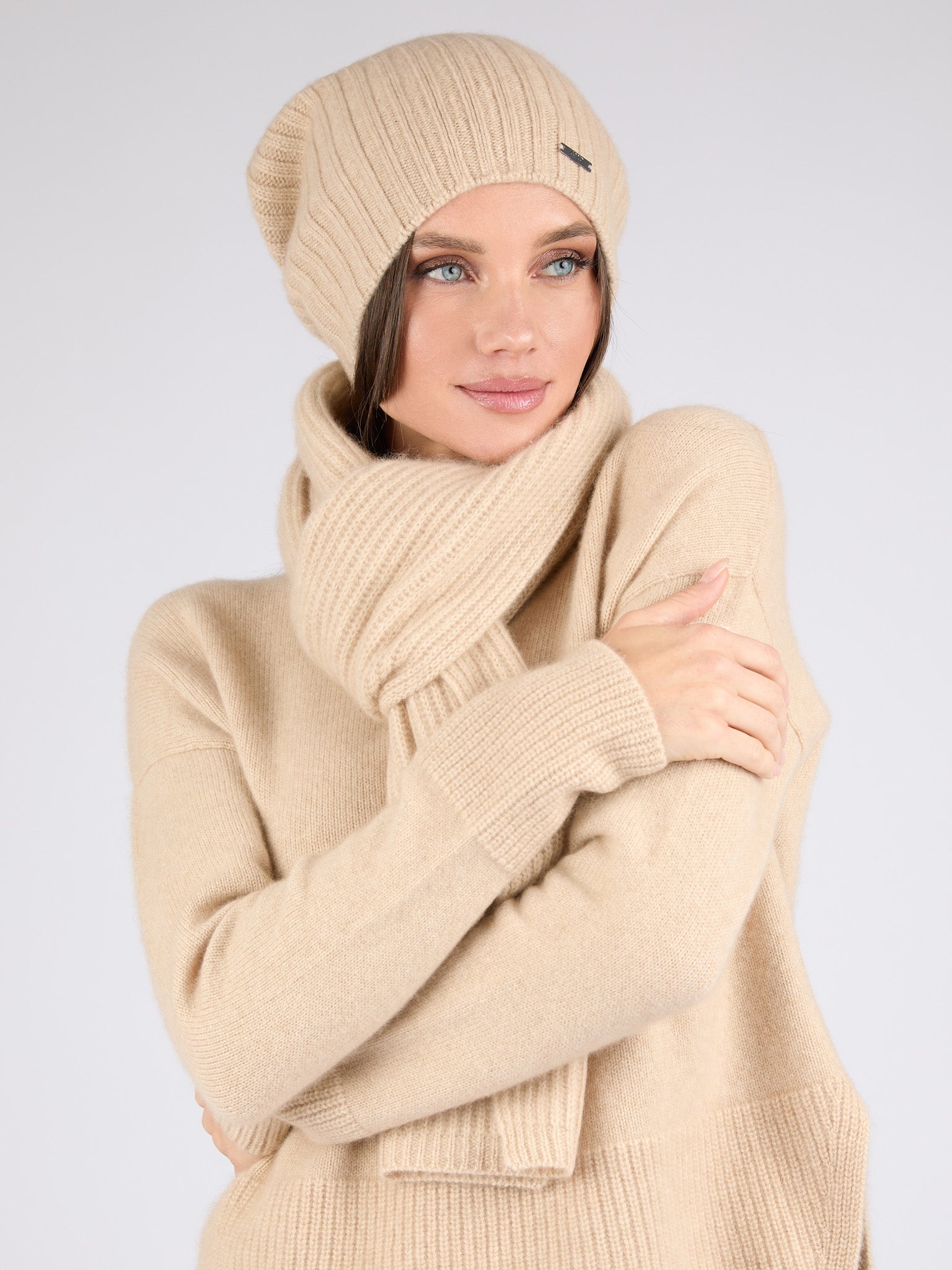 Unisex extremely soft ribbed cashmere scarf