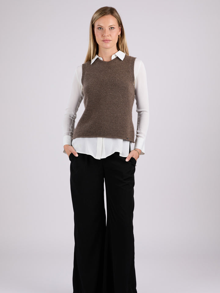 Sleeveless cashmere top #SABLE