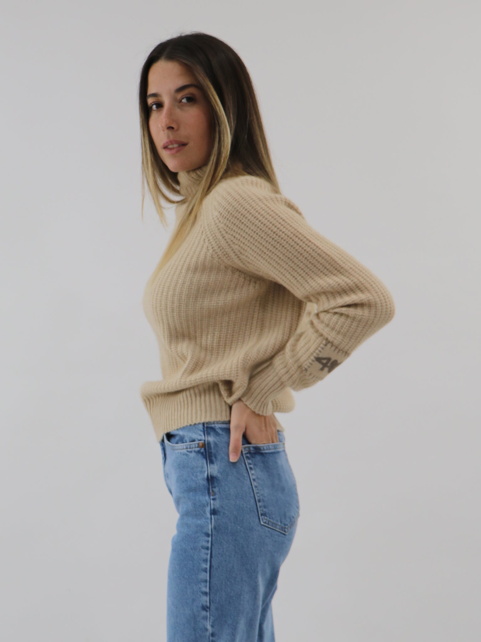 Ribbed Mock neck Cashmere Sweater