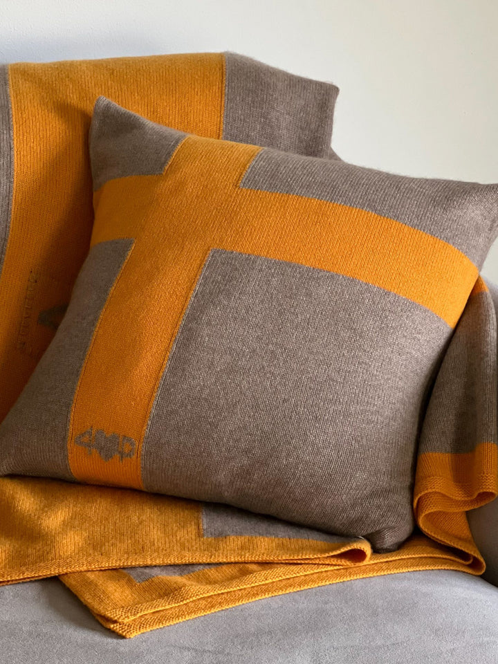 Cashmere Pillow #FAWN/GOLD