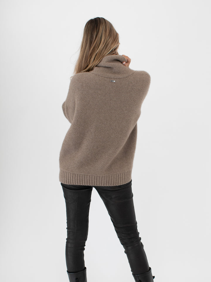 Relaxed Fit Cashmere Turtleneck #FAWN