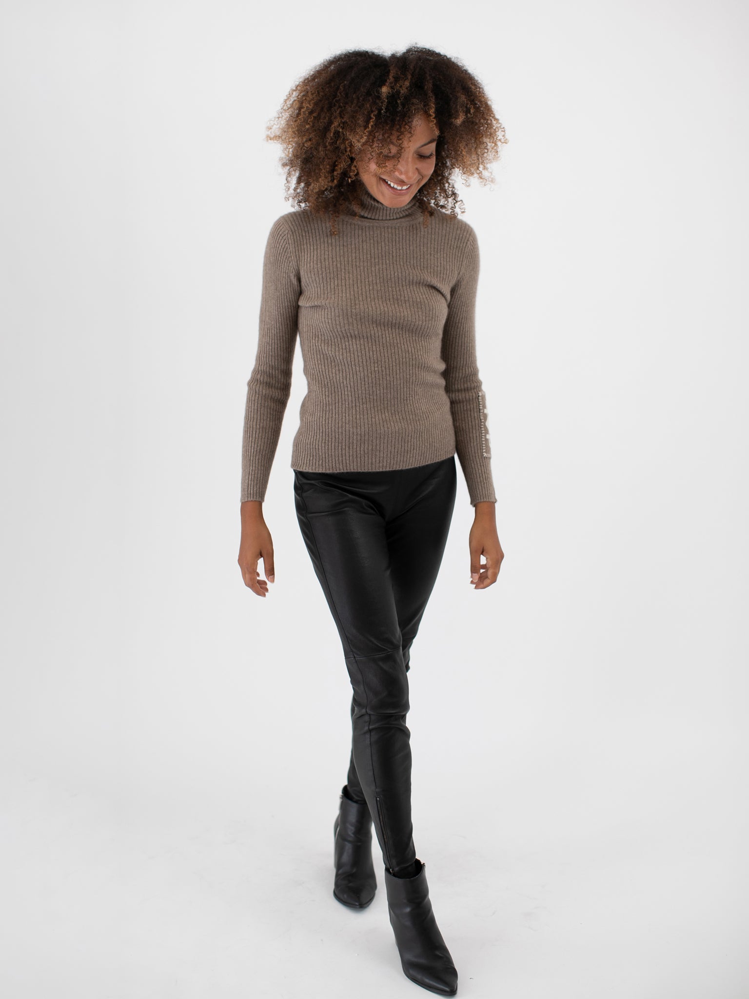 Cashmere Ribbed Turtleneck