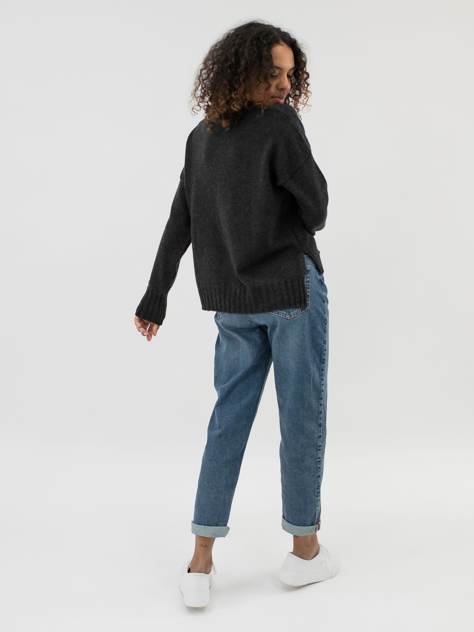 Cashmere Crewneck with High and Low Hem