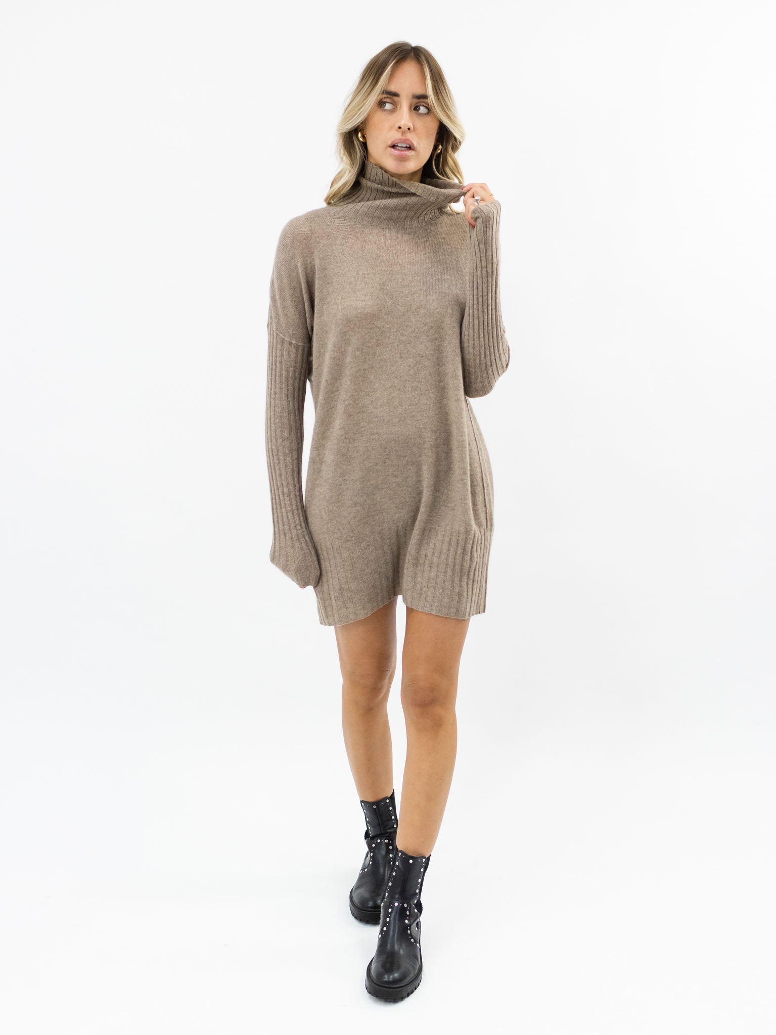 Long Cashmere Turtleneck Sweater