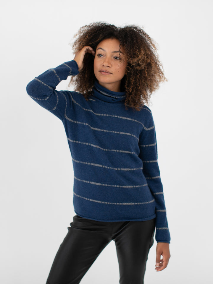 Loose Fit Cashmere Turtleneck #DUTCH BLUE