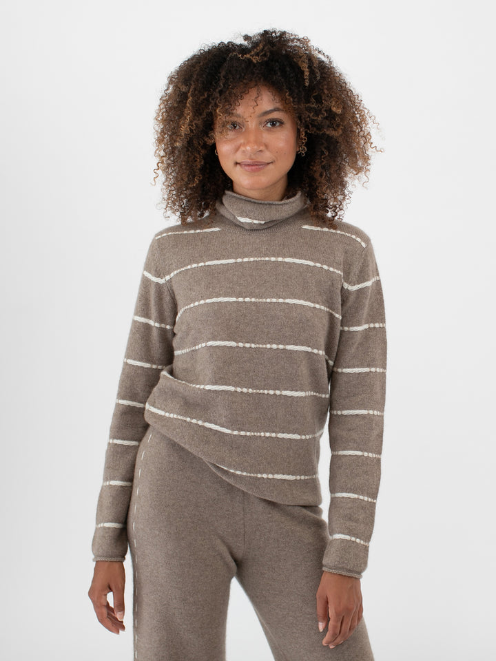 Loose Fit Cashmere Turtleneck #FAWN