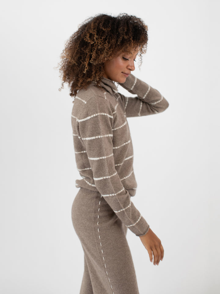 Loose Fit Cashmere Turtleneck #FAWN