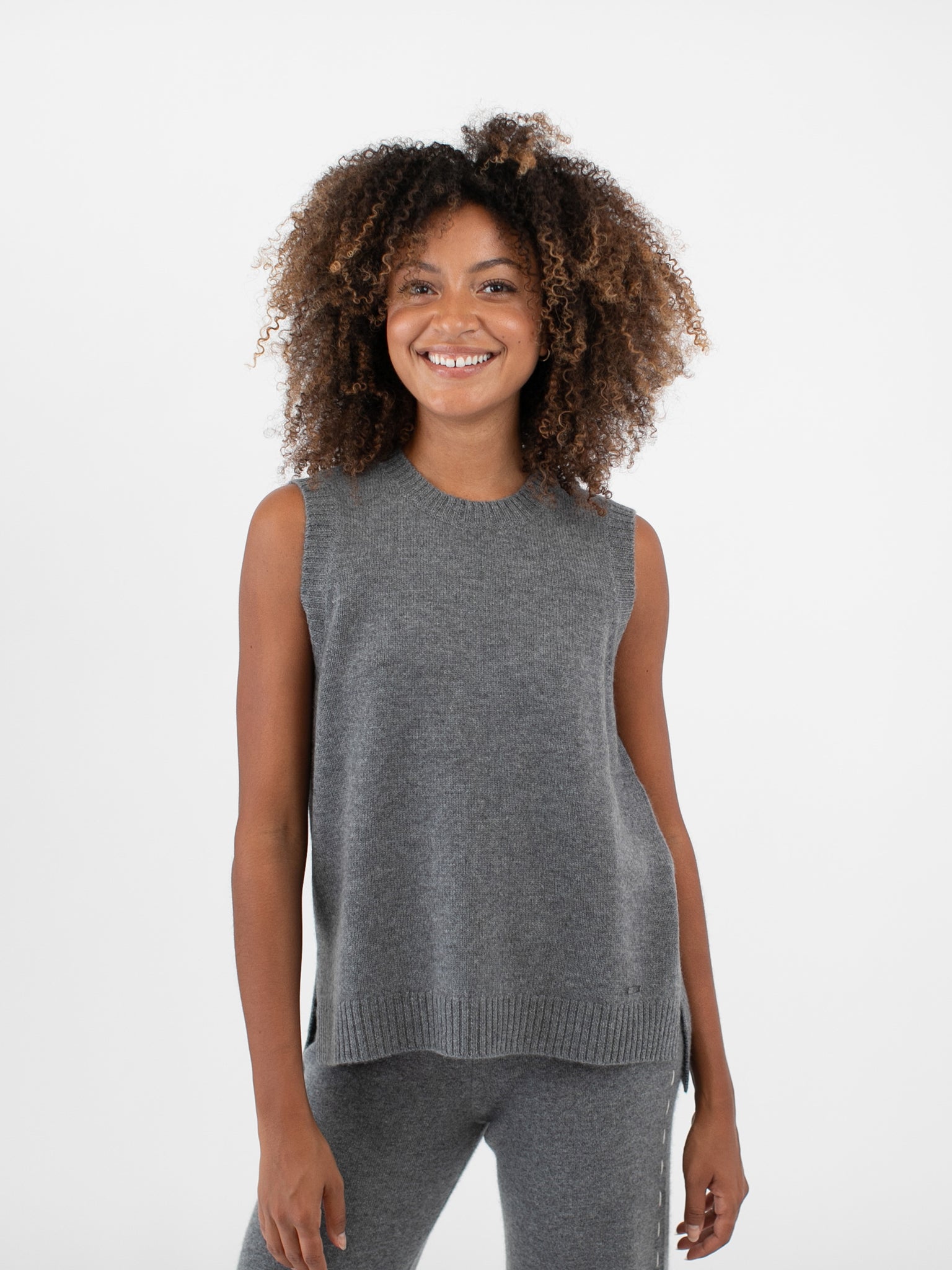 Sleeveless Cashmere Sweater Top with High-Low Hem