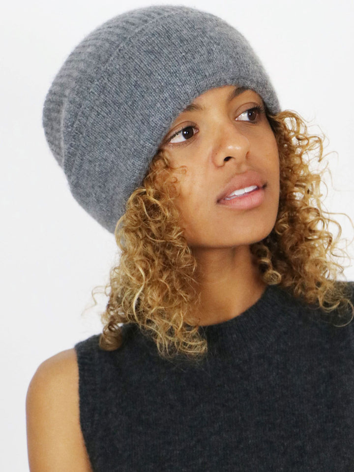 Ribbed Cashmere Beanie #SMOKE